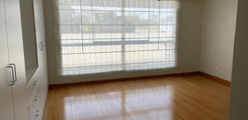 Alquiler de Espectacular Departamento en 3er Piso