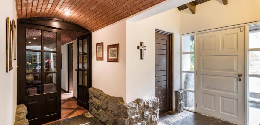 Venta de Hermosa  Casa con Bungalow La Planicie- La Molina