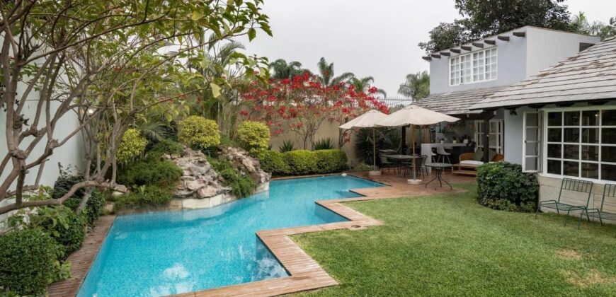 Venta de Hermosa  Casa con Bungalow La Planicie- La Molina