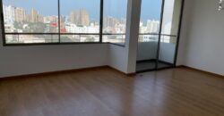 Vendo Departamento con Balcón en Av. Javier Prado Oeste
