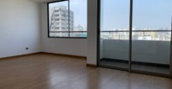 Vendo Departamento con Balcón en Av. Javier Prado Oeste