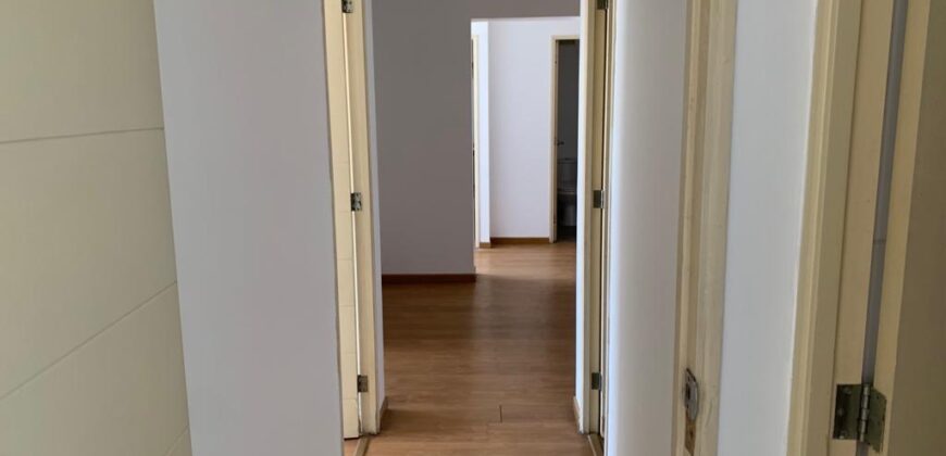 Vendo Departamento con Balcón en Av. Javier Prado Oeste
