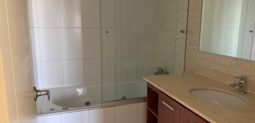 Vendo Departamento con Balcón en Av. Javier Prado Oeste