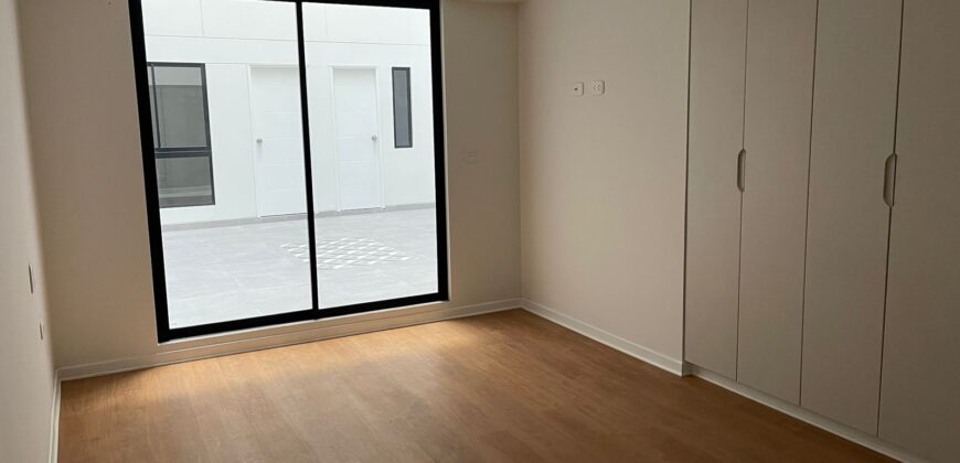 Venta Dpto. Estreno Primer Piso con Terraza en Surco