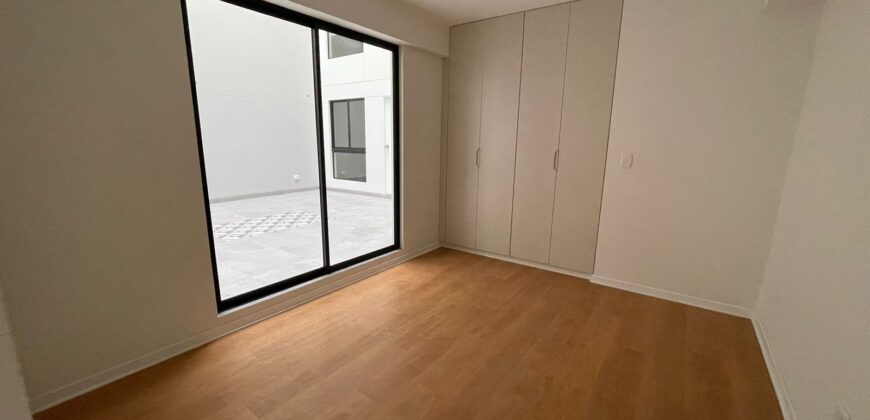 Venta Dpto. Estreno Primer Piso con Terraza en Surco