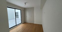 Venta Dpto. Estreno Primer Piso con Terraza en Surco