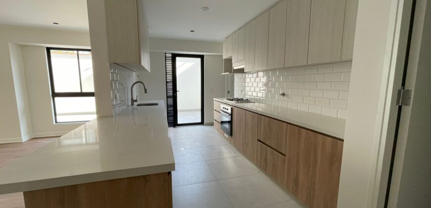 Venta Dpto. Estreno Primer Piso con Terraza en Surco